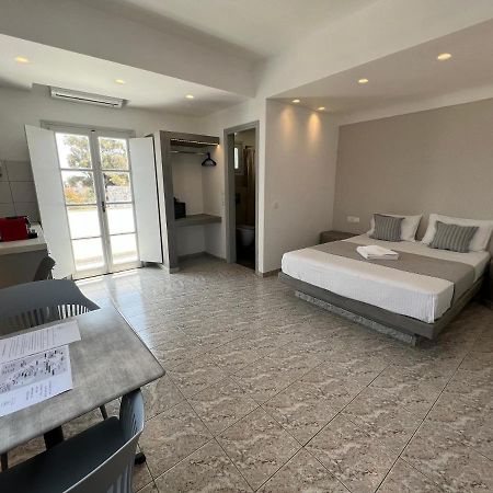 White Lily Suites & Lofts - Adults Only 16 Plus Perivolos  Exterior foto