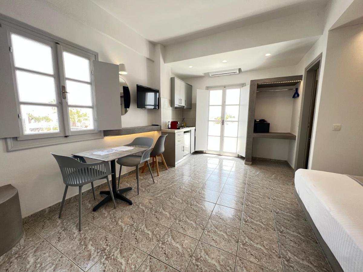 White Lily Suites & Lofts - Adults Only 16 Plus Perivolos  Exterior foto