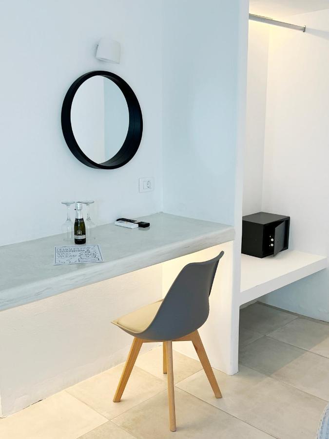 White Lily Suites & Lofts - Adults Only 16 Plus Perivolos  Exterior foto