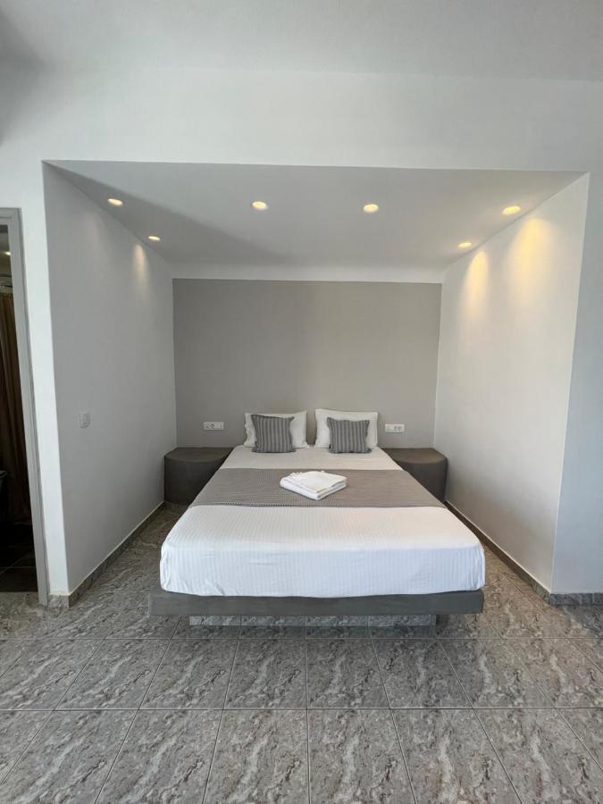 White Lily Suites & Lofts - Adults Only 16 Plus Perivolos  Exterior foto