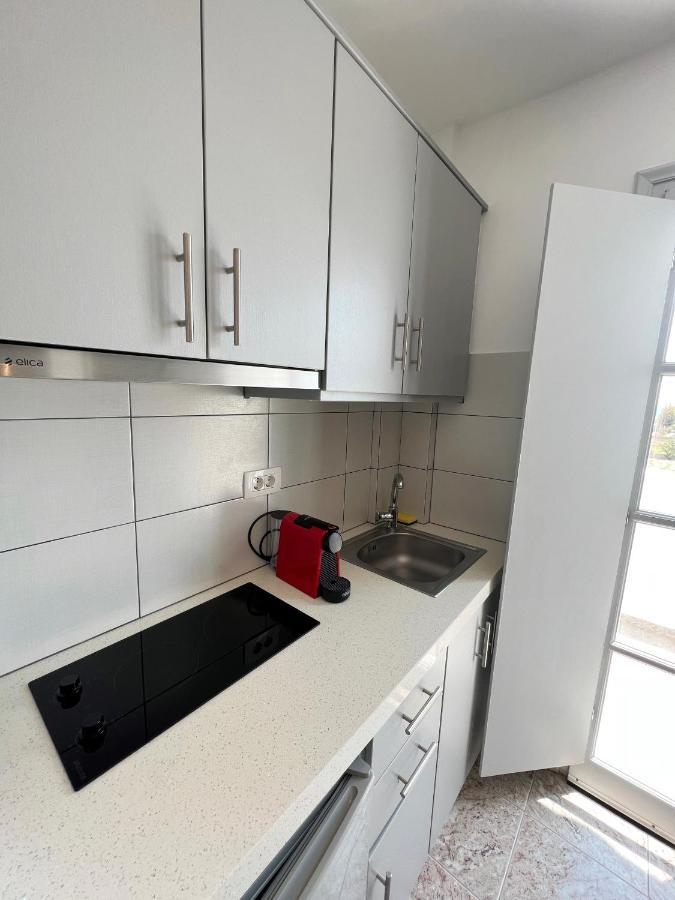White Lily Suites & Lofts - Adults Only 16 Plus Perivolos  Exterior foto