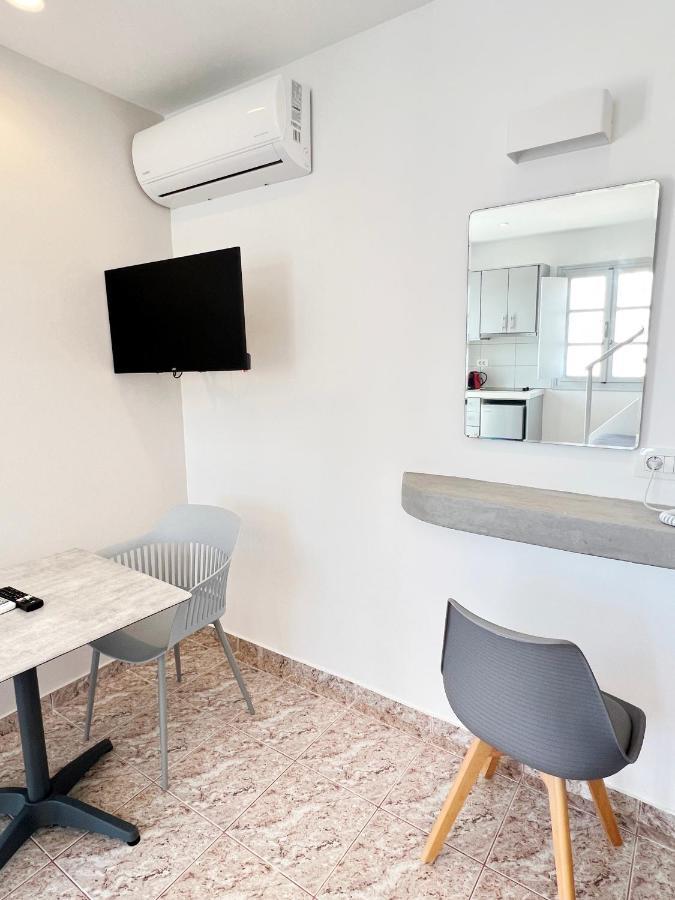 White Lily Suites & Lofts - Adults Only 16 Plus Perivolos  Exterior foto