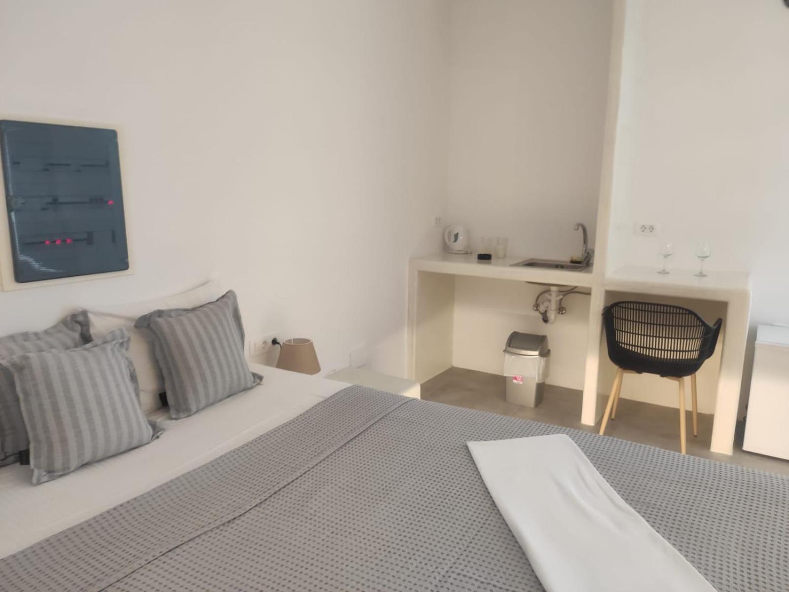 White Lily Suites & Lofts - Adults Only 16 Plus Perivolos  Exterior foto